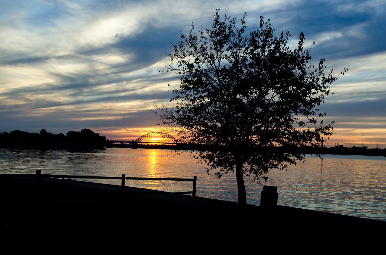 Delaware sunset on the river