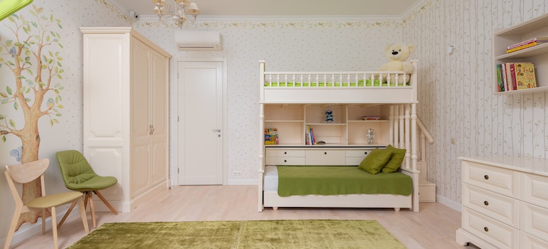 A kid room as an example of how to arrange your kid's room after the move to Forest Hills